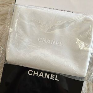 white chanel makeup bag